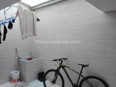 Casa de 5 alcobas en venta en Urbana C 222, Chía, 300 m² · foto 4 de 10