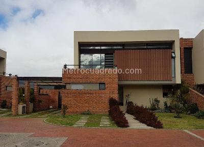 Casa de 3 alcobas en venta en Vereda Calahorra C 045, Cajicá, 183 m² · foto 1 de 10