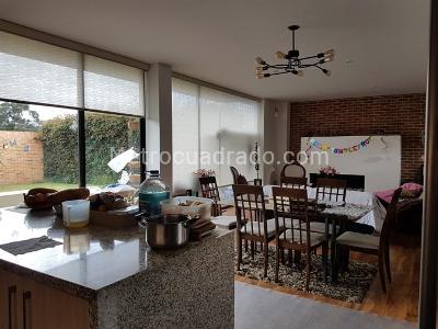 Casa de 3 alcobas en venta en Vereda Calahorra C 045, Cajicá, 183 m² · foto 5 de 10