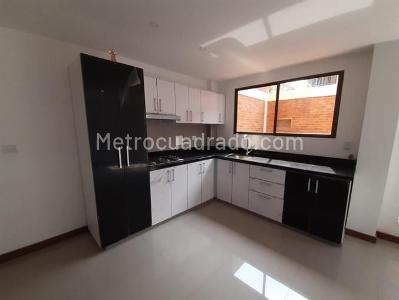 Apartamento de 3 alcobas en venta en Urbano A 022, Chía, 103 m² · foto 3 de 10