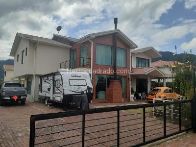 Casa de 4 alcobas en venta en Vereda Chuntame C 042, Cajicá, 346 m² · foto 2 de 19