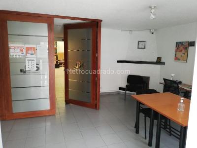 Casa de 4 alcobas en venta en Industrial Centenario C 156, Bogotá, 193 m² · foto 4 de 12