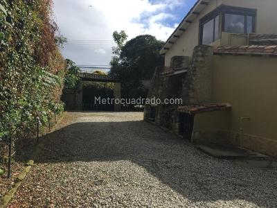 Casa de 3 alcobas en venta en Vereda Cerca De Piedra C 010, Chía, 275 m² · foto 2 de 20