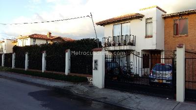 Casa en venta en Urbana C 040, Cajicá · foto 2 de 13