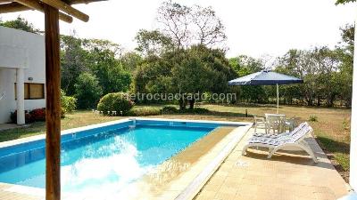 Casa de 3 alcobas en venta en Vereda Piamonte Código C 087, Girardot, 324 m² · foto 2 de 8