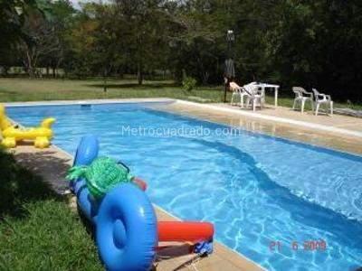 Casa de 3 alcobas en venta en Vereda Piamonte Código C 087, Girardot, 324 m² · foto 3 de 8