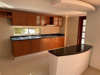 Casa de 3 alcobas en venta en Urbana Código C 092, Chía, 210 m² · foto 3 de 9