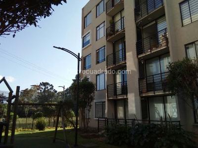 Apartamento de 3 alcobas en venta en Urbano A 012, Cajicá, 72 m² · foto 1 de 14