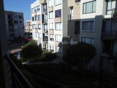 Apartamento de 3 alcobas en venta en Urbano A 012, Cajicá, 72 m² · foto 2 de 14