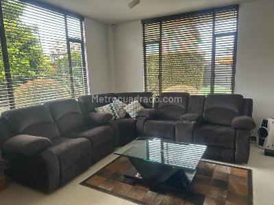 Casa de 3 alcobas en venta en Urbana C 013, Cajicá, 200 m² · foto 2 de 10