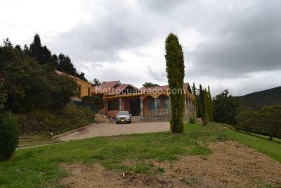 Casa de 4 alcobas en venta en Vereda Yerbabuena Código C 036, Chía, 400 m² · foto 2 de 14