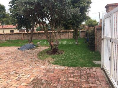 Casa de 5 alcobas en venta en Vereda Fonquetá Código C 039, Chía, 622 m² · foto 2 de 20