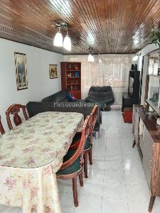Casa de 5 alcobas en venta en La Serena, Bogotá, 220 m² · foto 2 de 17