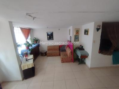 Casa en venta en Engativa Centro, Bogotá · foto 2 de 20