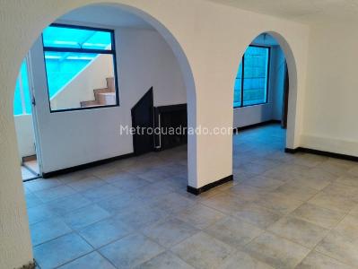 Casa de 4 alcobas en venta en Primavera, Bogotá, 179 m² · foto 6 de 20