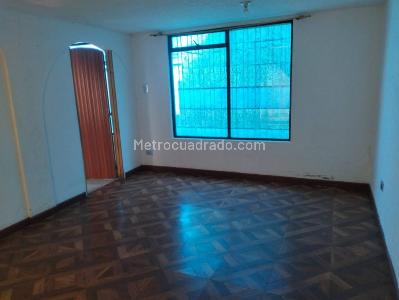 Casa de 4 alcobas en venta en Primavera, Bogotá, 179 m² · foto 10 de 20