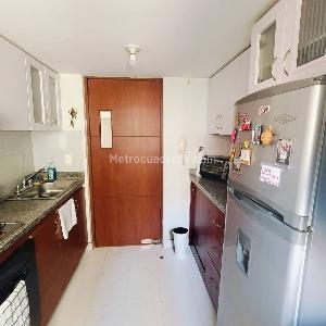 Apartamento de 3 alcobas en venta en Conjunto Residencial Hayuelos De La Sabana, Bogotá, 73 m² · foto 12 de 20