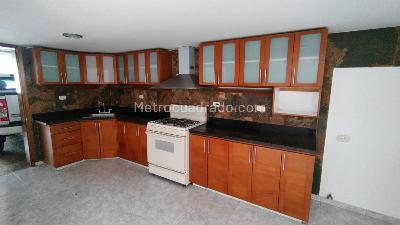 Casa de 4 alcobas en venta en Polo Club, Bogotá, 320 m² · foto 17 de 20