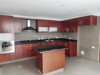 Casa de 5 alcobas en arriendo en Guaymaral, Bogotá, 296 m² · foto 3 de 20