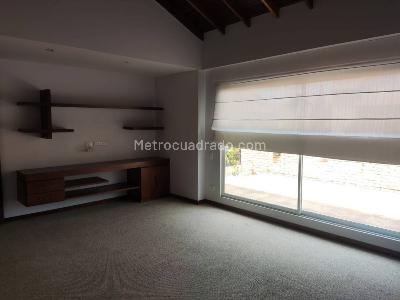 Casa de 5 alcobas en arriendo en Guaymaral, Bogotá, 296 m² · foto 14 de 20