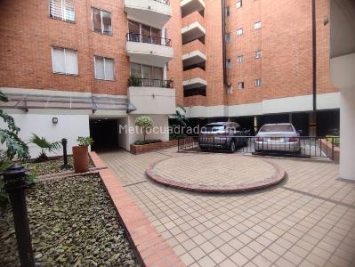 Apartamento de 3 alcobas en venta en Caobos Salazar, Bogotá, 112 m² · foto 2 de 20