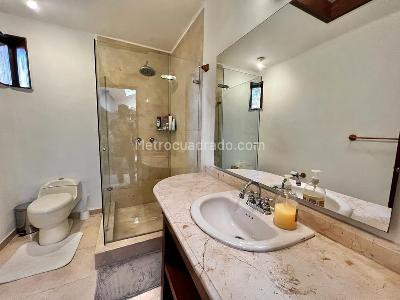 Casa de 5 alcobas en venta en Cerros De Suba, Bogotá, 388 m² · foto 13 de 20