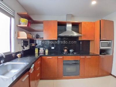 Apartamento de 3 alcobas en venta en Rosales Bellavista, Bogotá, 160 m² · foto 9 de 18