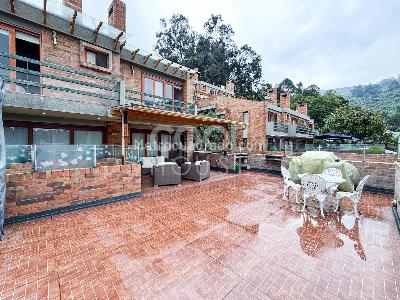 Casa de 4 alcobas en venta en Bosque De Pinos, Bogotá, 284 m² · foto 3 de 16