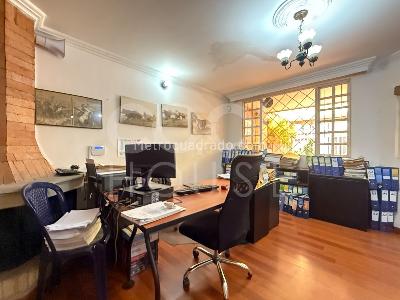 Casa de 3 alcobas en venta en Santa Ana Occidental, Bogotá, 160 m² · foto 2 de 17