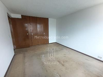 Casa de 4 alcobas en venta en Niza, Bogotá, 248 m² · foto 11 de 17