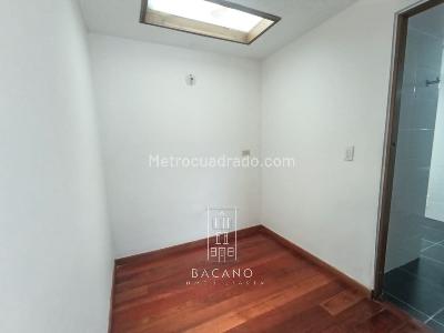 Casa de 4 alcobas en venta en Niza, Bogotá, 248 m² · foto 12 de 17
