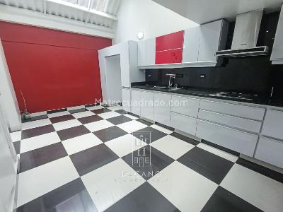 Casa de 4 alcobas en venta en Niza, Bogotá, 248 m² · foto 3 de 17