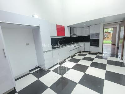 Casa de 4 alcobas en venta en Niza, Bogotá, 248 m² · foto 4 de 17