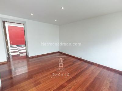 Casa de 4 alcobas en venta en Niza, Bogotá, 248 m² · foto 5 de 17
