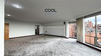 Apartamento de 3 alcobas en venta en Los Rosales, Bogotá, 374 m² · foto 18 de 20