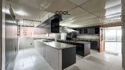 Apartamento de 3 alcobas en venta en Los Rosales, Bogotá, 374 m² · foto 6 de 20