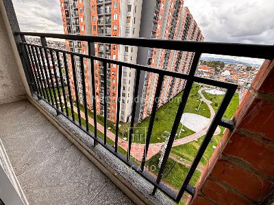 Apartamento en venta en Centenario Fontibon, Bogotá · foto 3 de 9