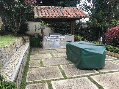 Casa de 3 alcobas en venta en La Conejera, Bogotá, 330 m² · foto 2 de 20