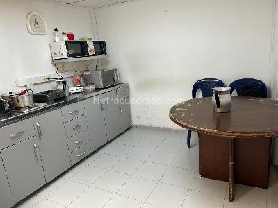Casa de 5 alcobas en venta en Los Alcazares, Bogotá, 300 m² · foto 5 de 15
