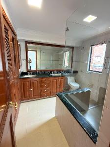 Apartamento de 3 alcobas en venta en Los Rosales (Oi), Bogotá, 145 m² · foto 8 de 20