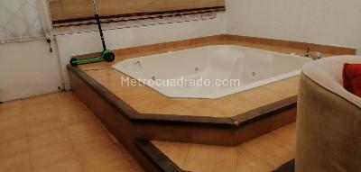 Casa en venta en Santa Barbara Central, Bogotá · foto 9 de 20