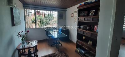 Casa de 5 alcobas en venta en Niza Norte, Bogotá, 590 m² · foto 4 de 17