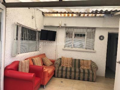 Casa de 5 alcobas en venta en Las Villas, Bogotá, 380 m² · foto 3 de 20