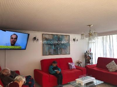 Casa de 5 alcobas en venta en Las Villas, Bogotá, 380 m² · foto 8 de 20