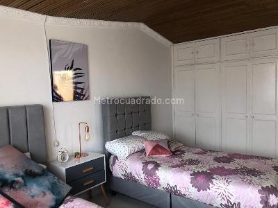 Casa de 5 alcobas en venta en Las Villas, Bogotá, 380 m² · foto 12 de 20