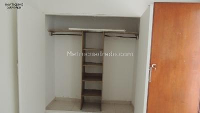 Casa de 5 alcobas en venta en Las Americas, Bogotá, 357 m² · foto 2 de 20