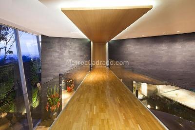 Casa de 3 alcobas en venta en Chico Oriental, Bogotá, 983 m² · foto 9 de 10
