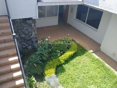 Casa de 5 alcobas en venta en Polo Club, Bogotá, 340 m² · foto 4 de 20