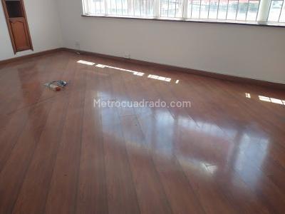 Casa de 5 alcobas en venta en Polo Club, Bogotá, 340 m² · foto 9 de 20