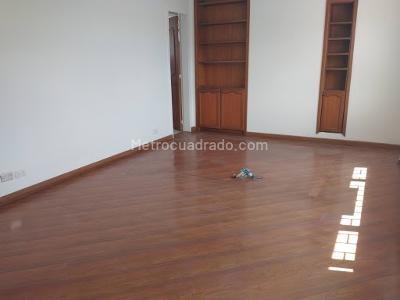 Casa de 5 alcobas en venta en Polo Club, Bogotá, 340 m² · foto 11 de 20